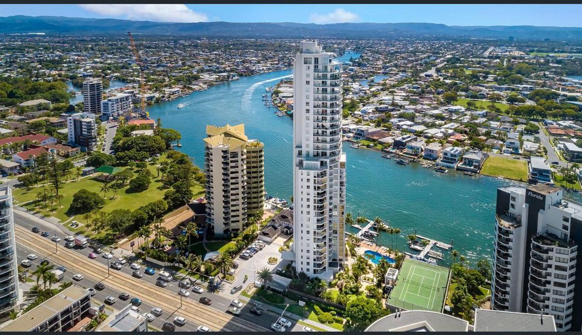 The Pinnacle Apartments ゴールドコースト エクステリア 写真