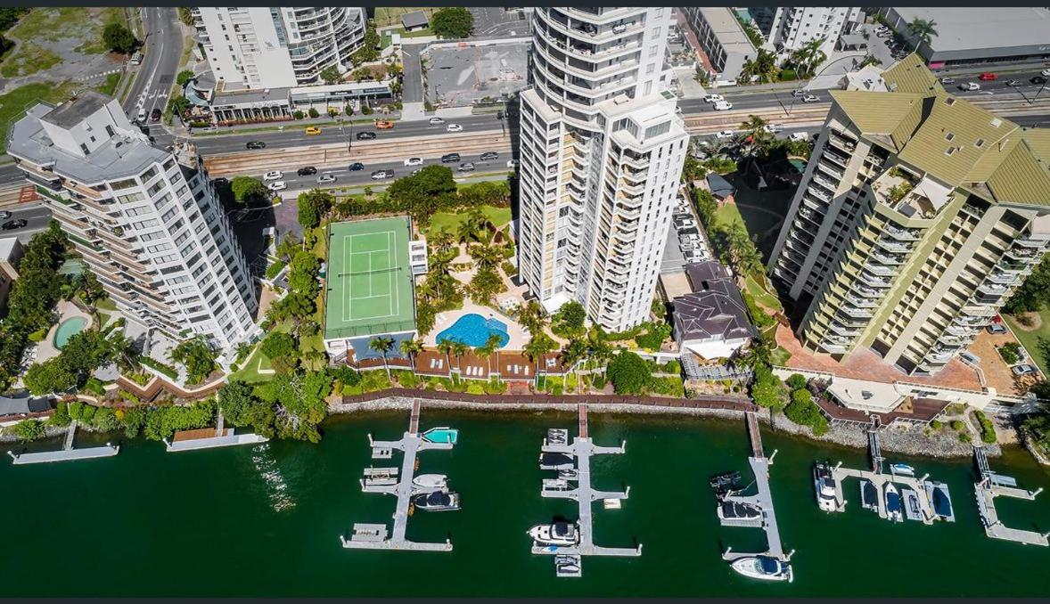 The Pinnacle Apartments ゴールドコースト エクステリア 写真